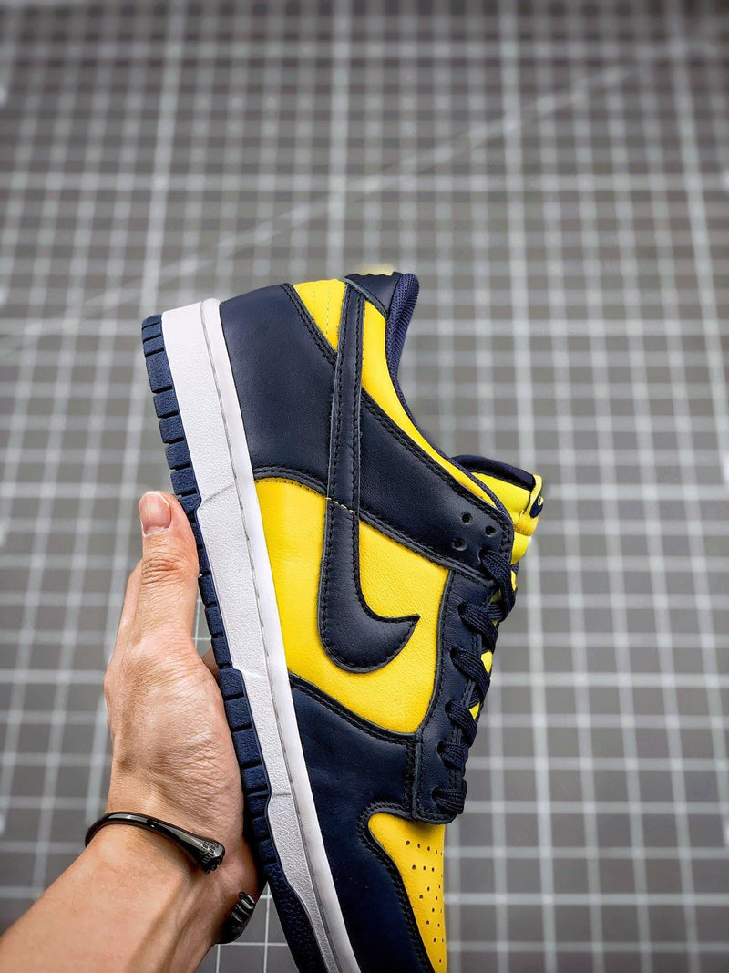 Tênis Nike SB Dunk Low "Michigan"