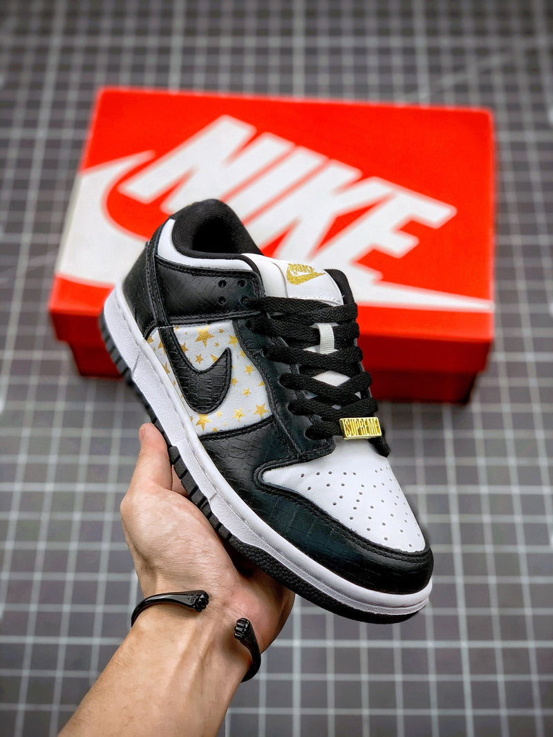 Tênis Nike SB Dunk Low x Supreme QS Black