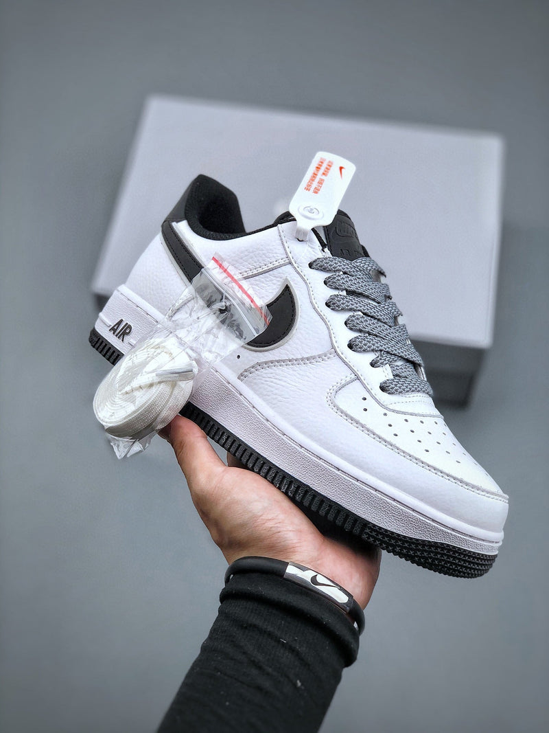 Tênis Nike Air Force 1 Low B/W