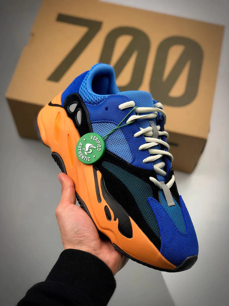 Tênis Adidas Yeezy Boost 700 V1 Bright Blue