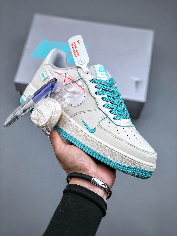 Tênis Nike Air Force 1 Low '07