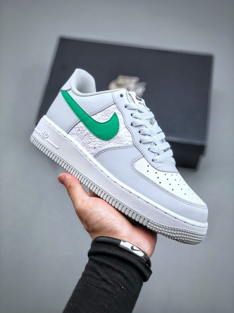 Tênis Nike Air Force 1 Low Green Swoosh