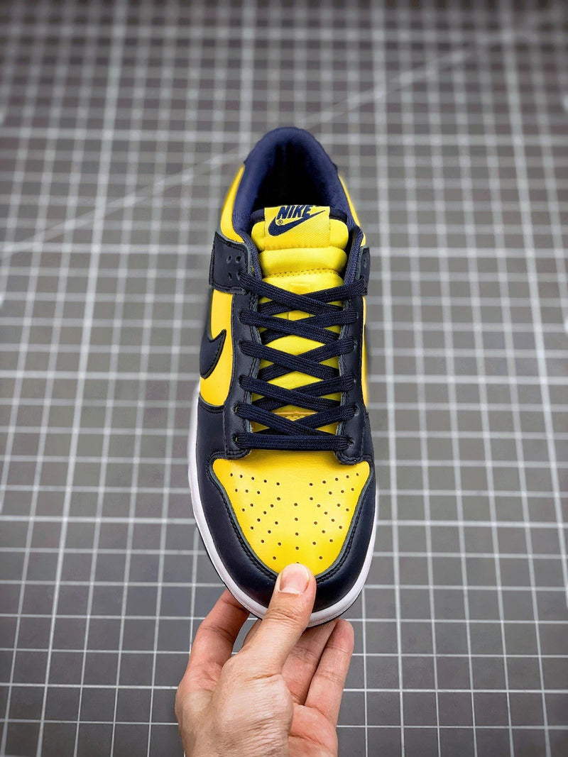 Tênis Nike SB Dunk Low "Michigan"