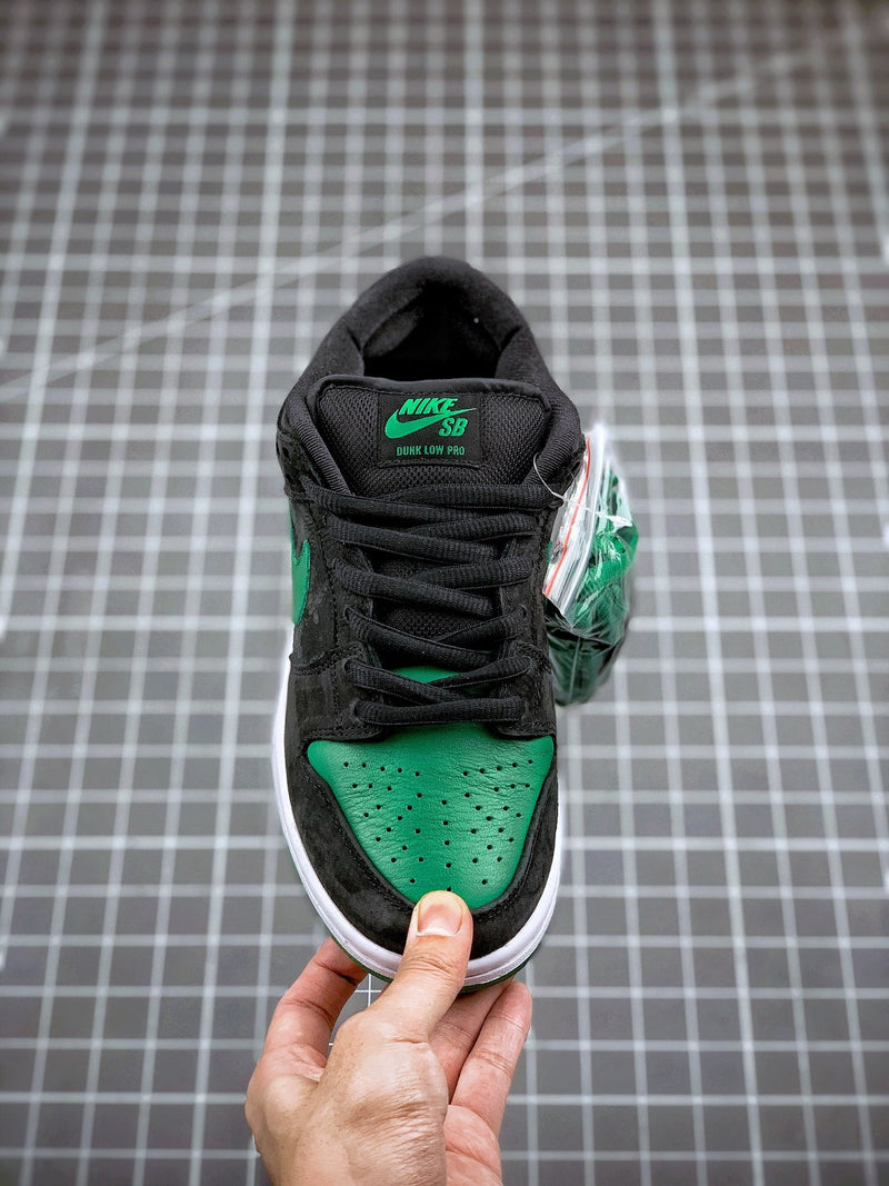 Tênis Nike SB Dunk Low "Black Pine Green"