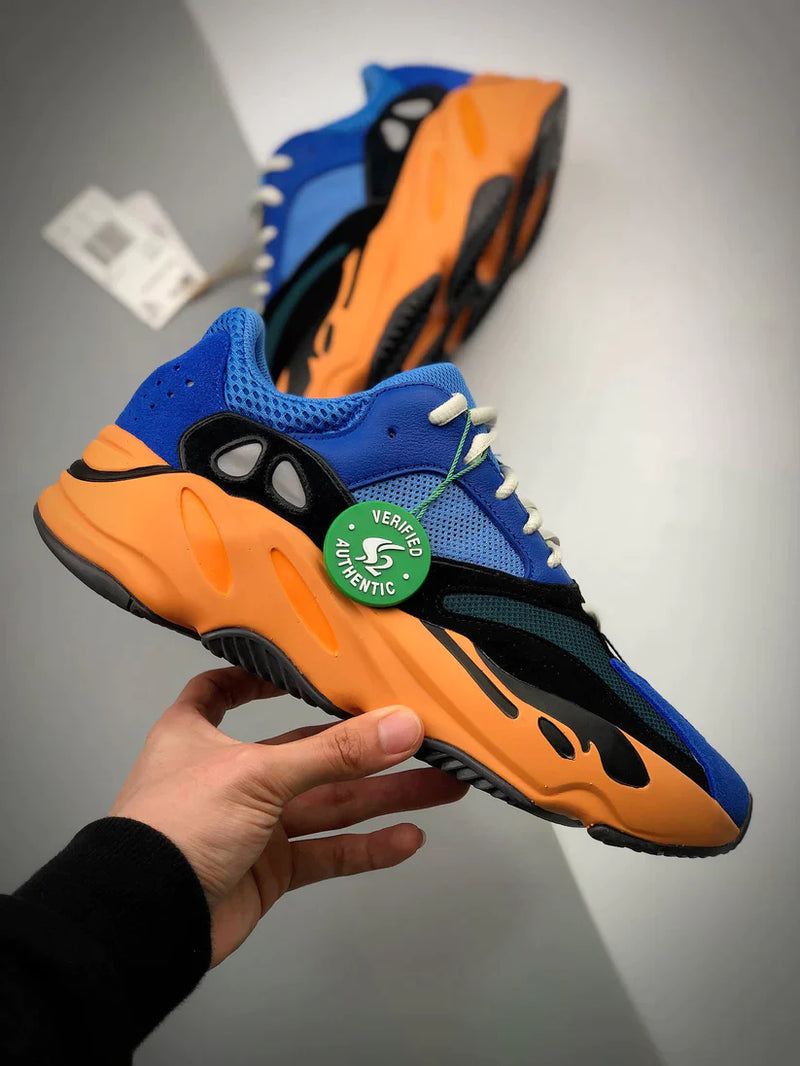 Tênis Adidas Yeezy Boost 700 V1 Bright Blue