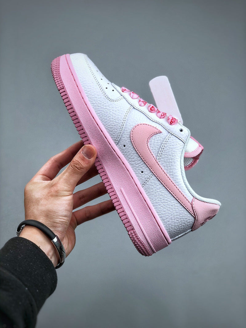 Tênis Nike Air Force 1 Low Valentine Days