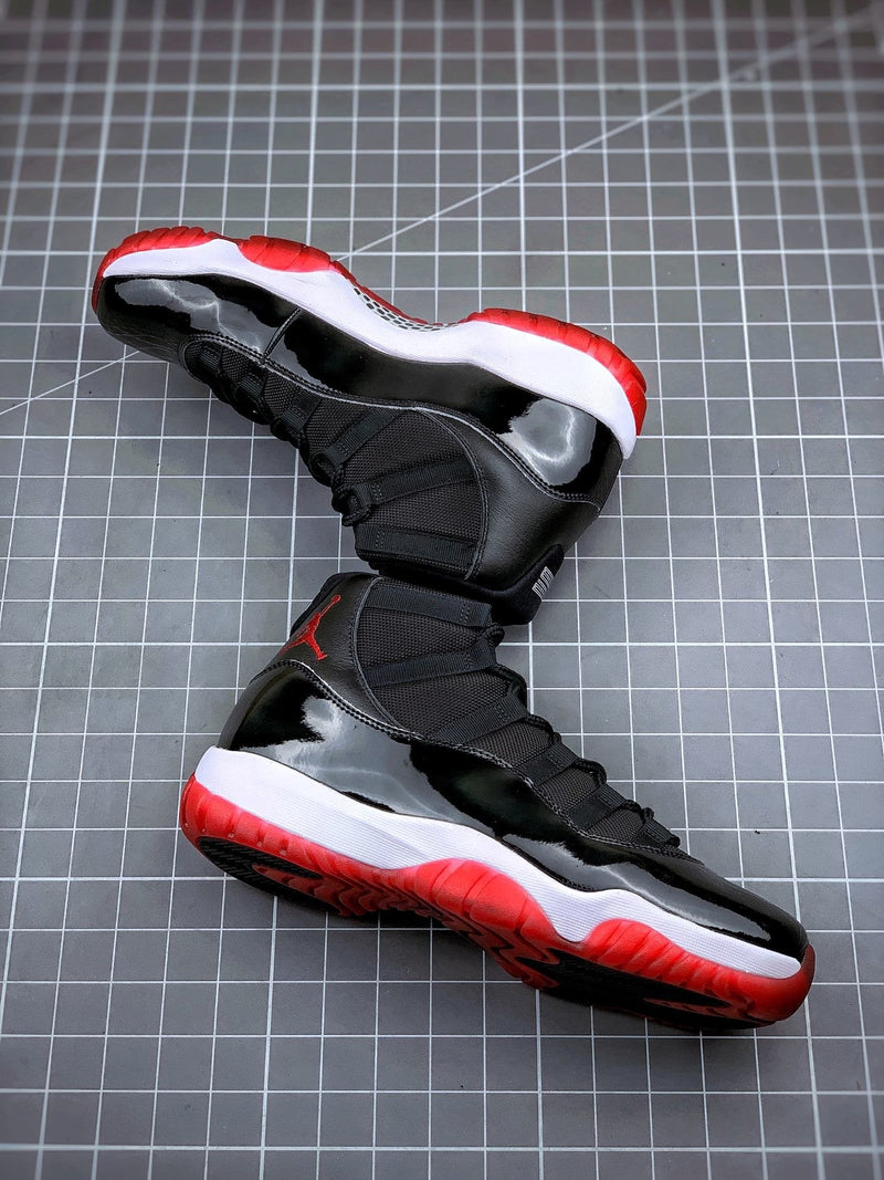 Tênis Nike Air Jordan 11 Bred