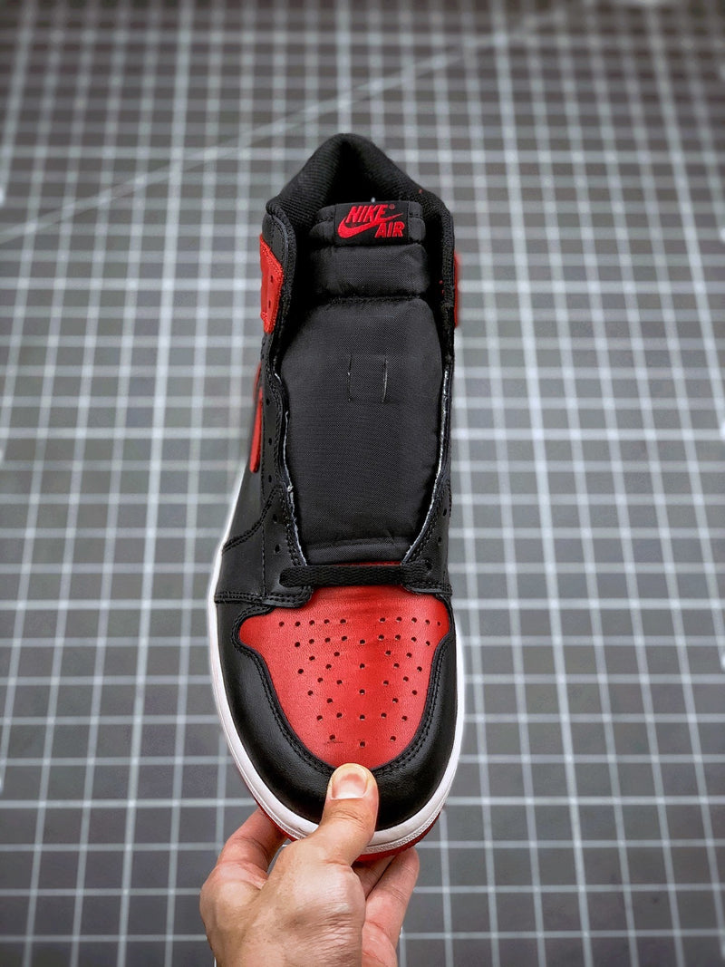 Tênis Nike Air Jordan 1 High 'Bred Banned'