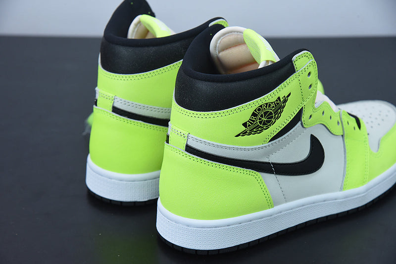 Tênis Nike Air Jordan 1 High "Volt"