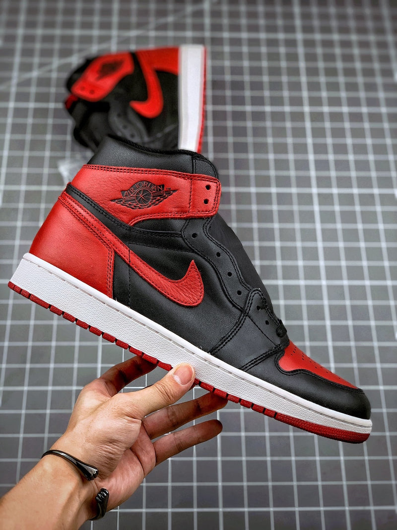 Tênis Nike Air Jordan 1 High 'Bred Banned'