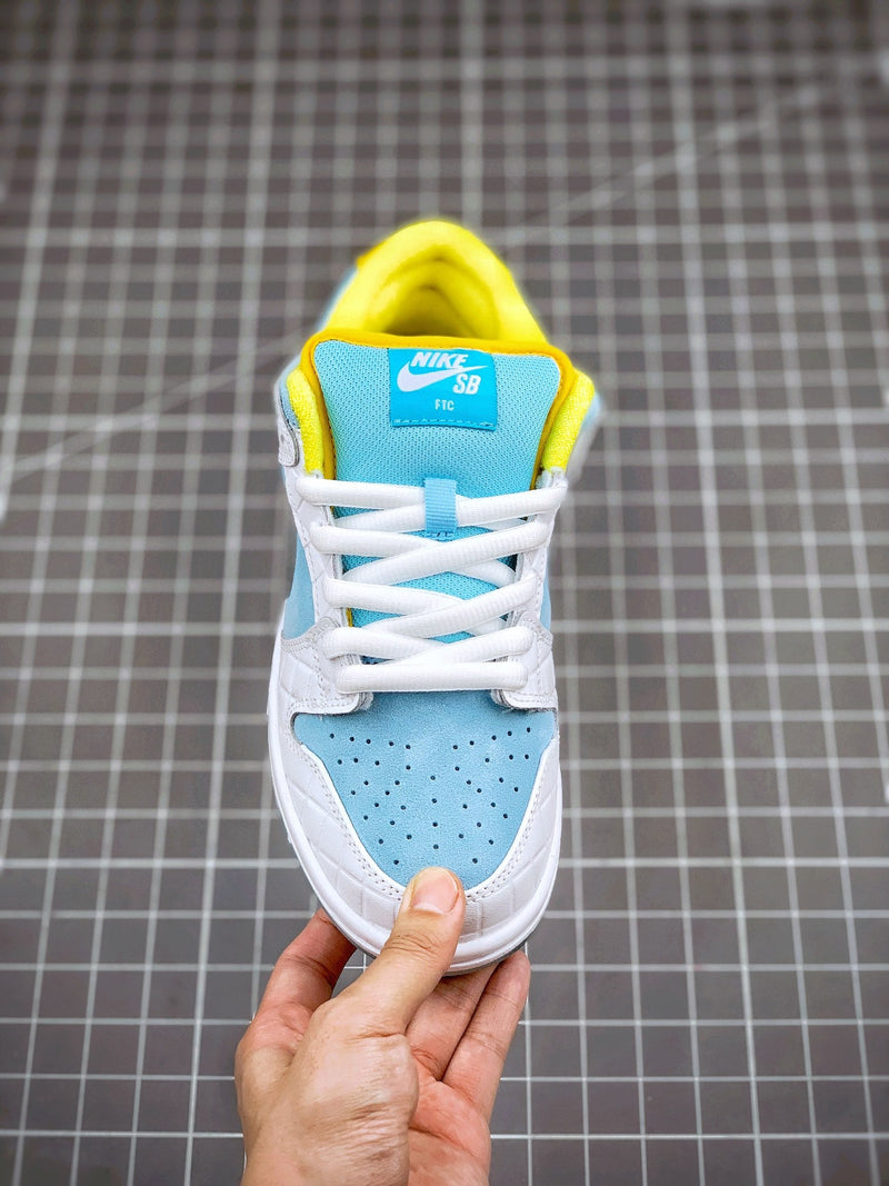 Tênis Nike SB Dunk Low Pro QS x FTC "Lagoon Pulse"