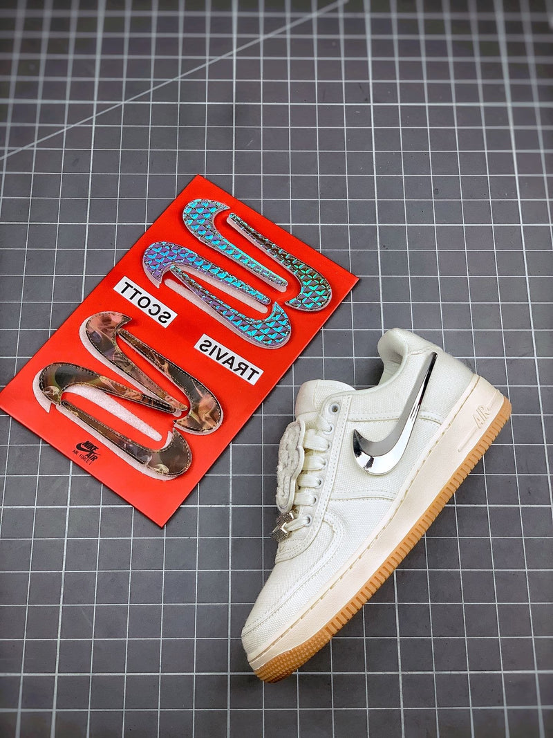 Tênis Travis Scott x Nike Air Force 1 Low 'White Sail'