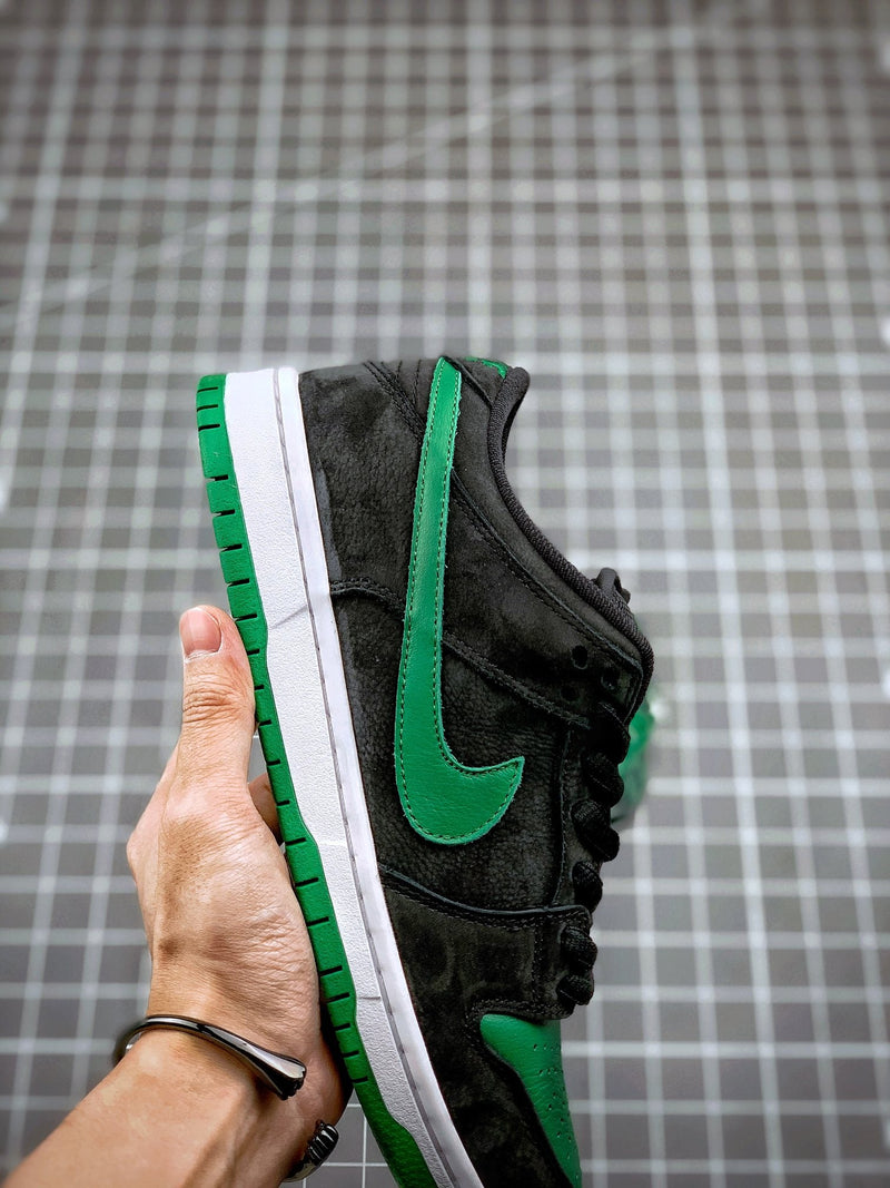 Tênis Nike SB Dunk Low "Black Pine Green"