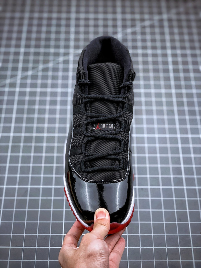 Tênis Nike Air Jordan 11 Bred