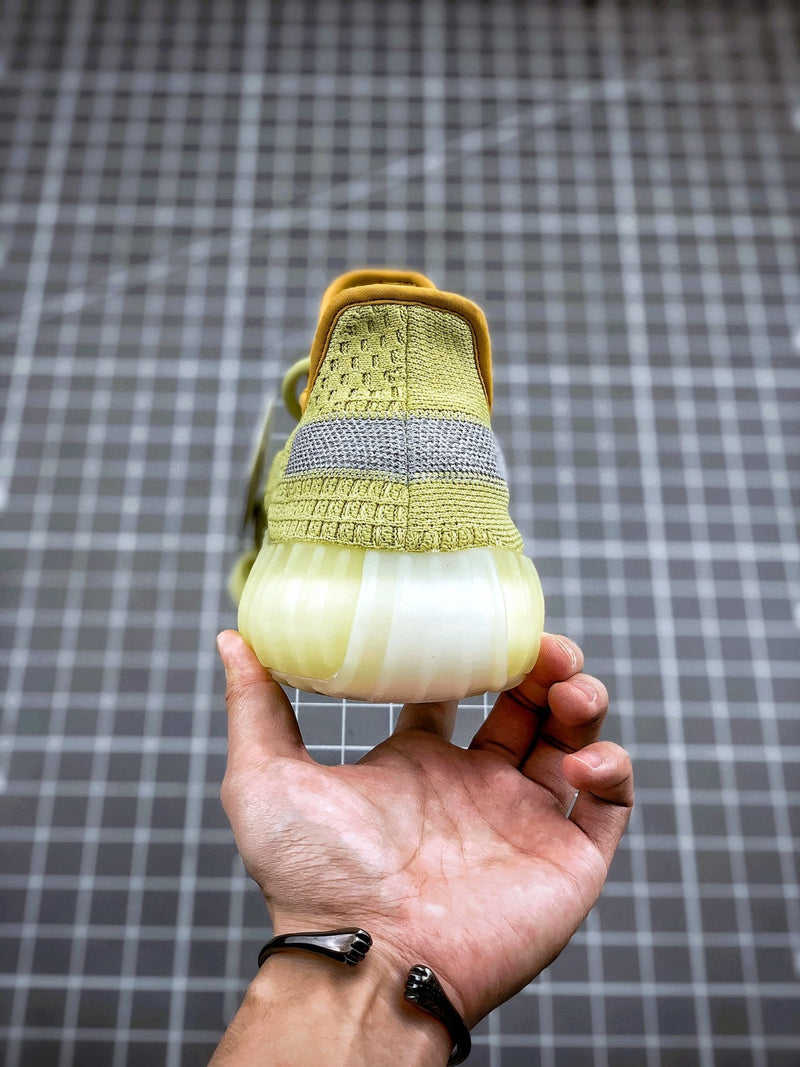 Tênis Adidas Yeezy Boost 350 V2 Marsh