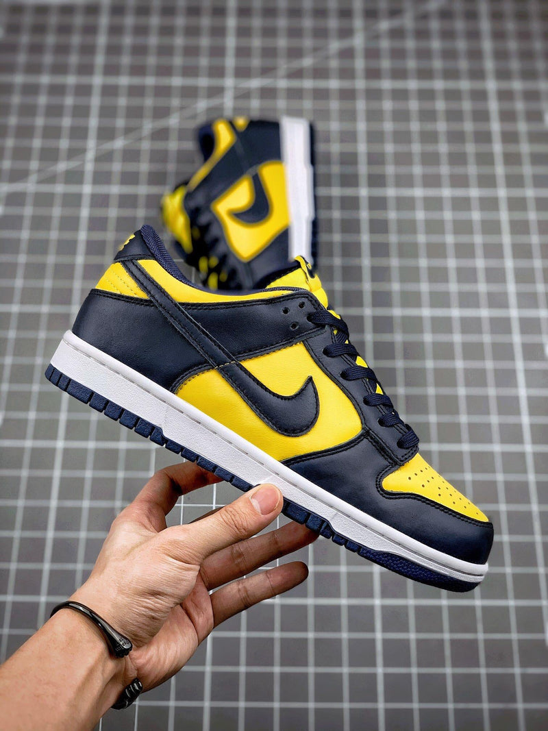 Tênis Nike SB Dunk Low "Michigan"