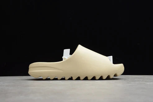 Tênis Adidas Yeezy Slide "Bege"