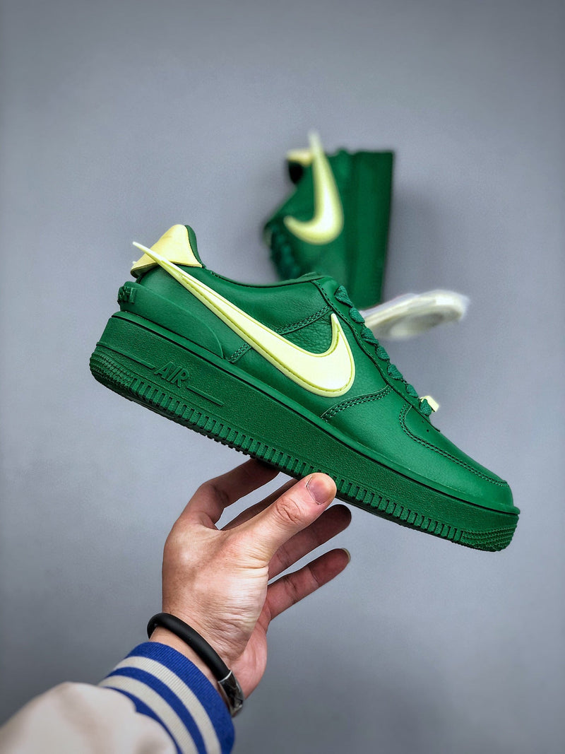 Tênis Nike Air Force 1 Low x Ambush