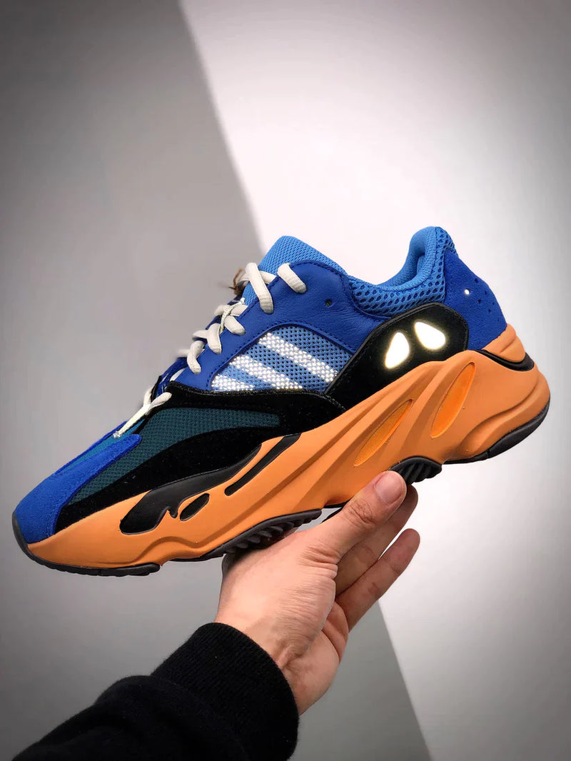 Tênis Adidas Yeezy Boost 700 V1 Bright Blue