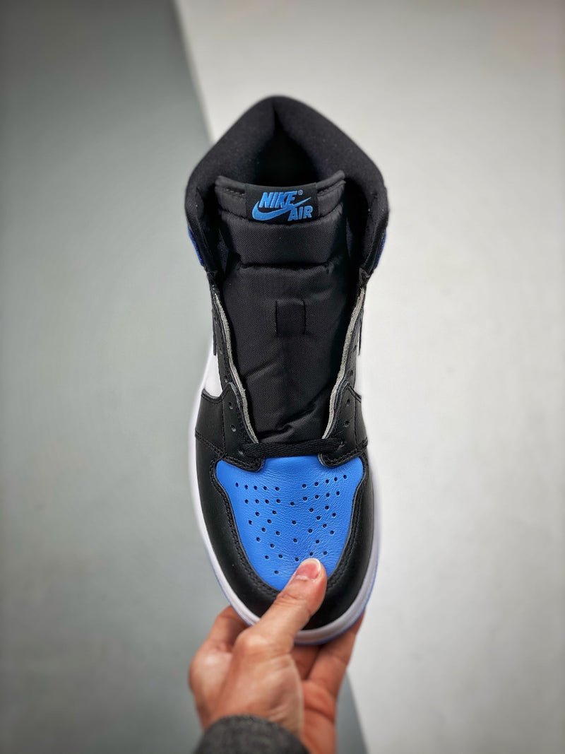 Tênis Nike Air Jordan 1 High "UNC Toe"