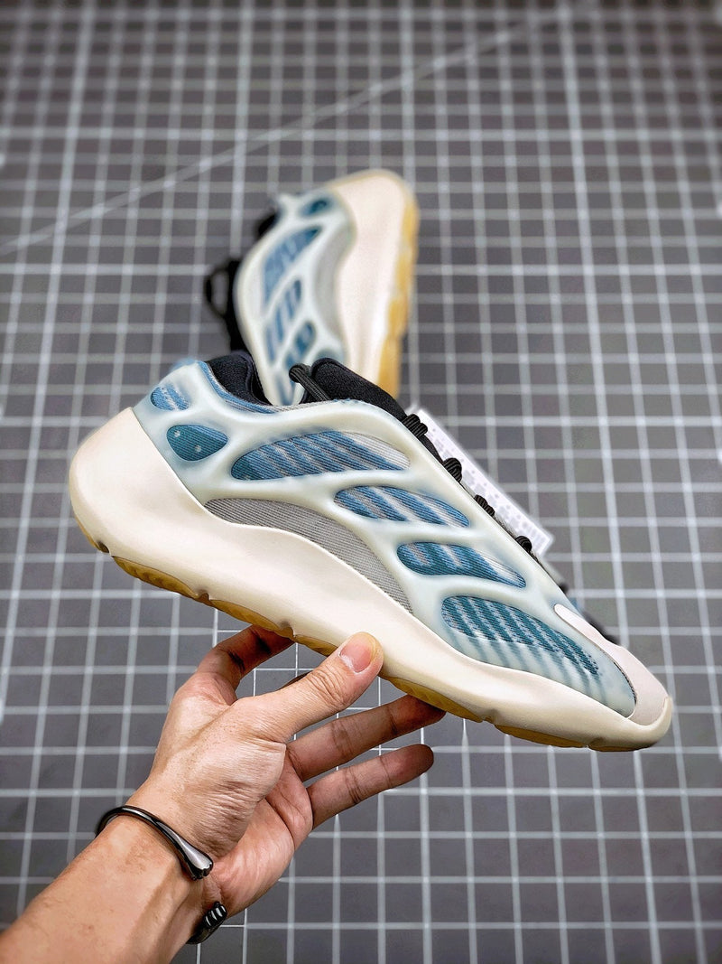 Tênis Adidas Yeezy Boost 700 V3 Kyanite