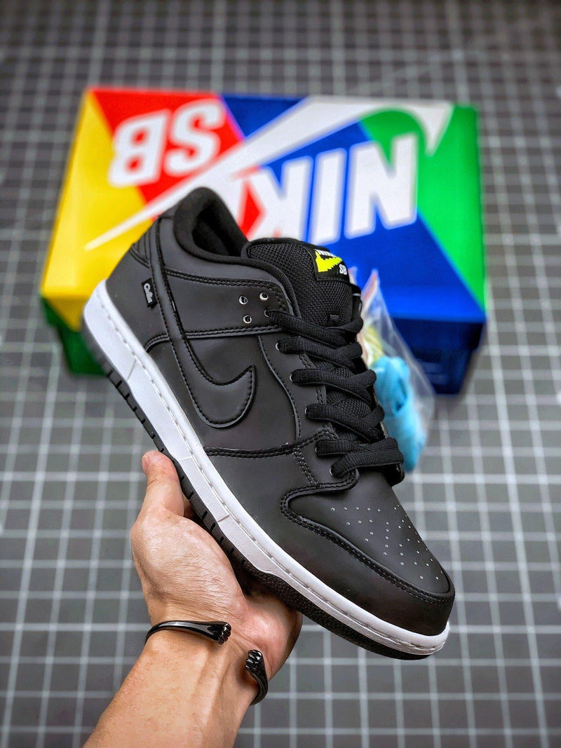 Tênis Nike SB Dunk Low x Civilist