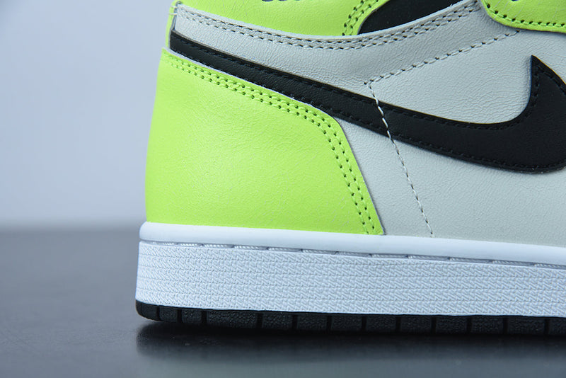 Tênis Nike Air Jordan 1 High "Volt"