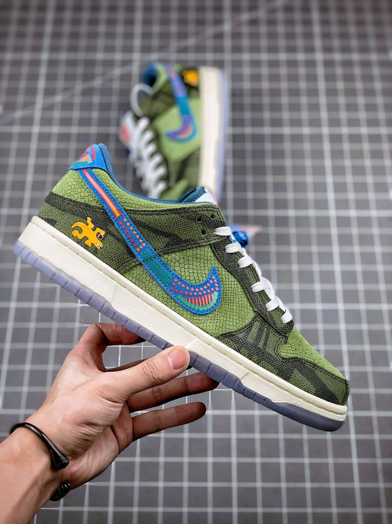 Tênis Nike SB Dunk Low "Siempre Familia"