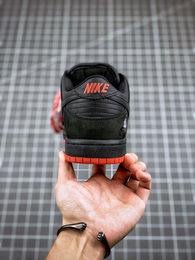 Tênis Nike SB Dunk Low x Staple "Black Pigeon"