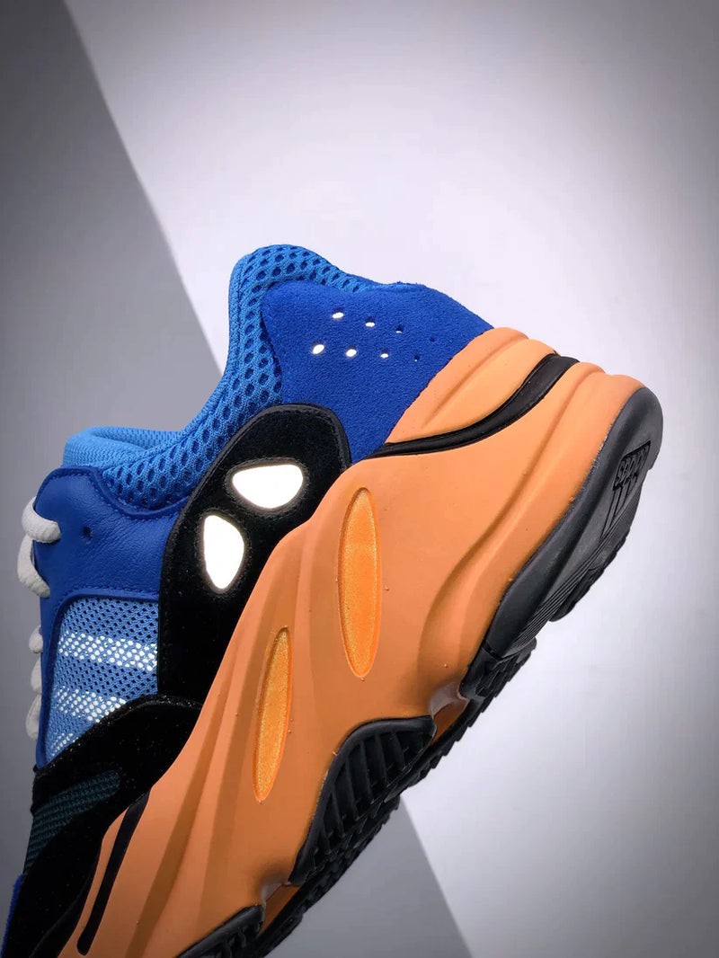 Tênis Adidas Yeezy Boost 700 V1 Bright Blue