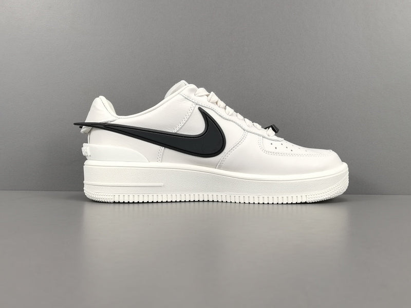 Tênis Nike Air Force 1 Low x Ambush