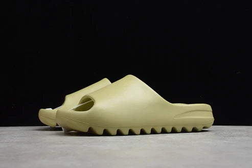 Tênis Adidas Yeezy Slide "Resin"