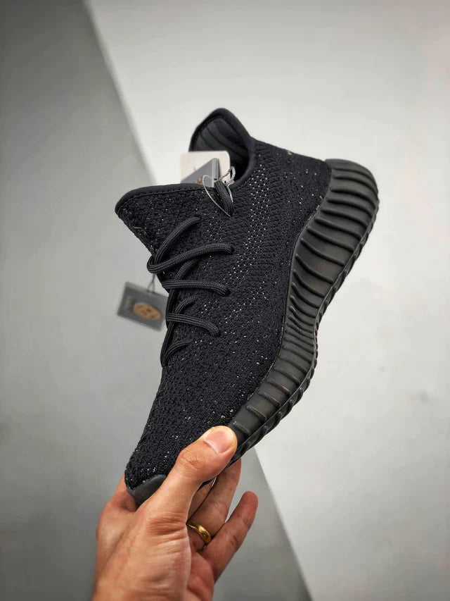 Tênis Adidas Yeezy 350 Boost V2 Oreo