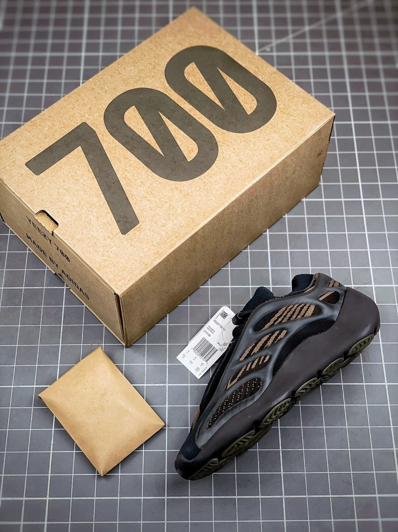 Tênis Adidas Yeezy Boost 700 V3 Eremiel