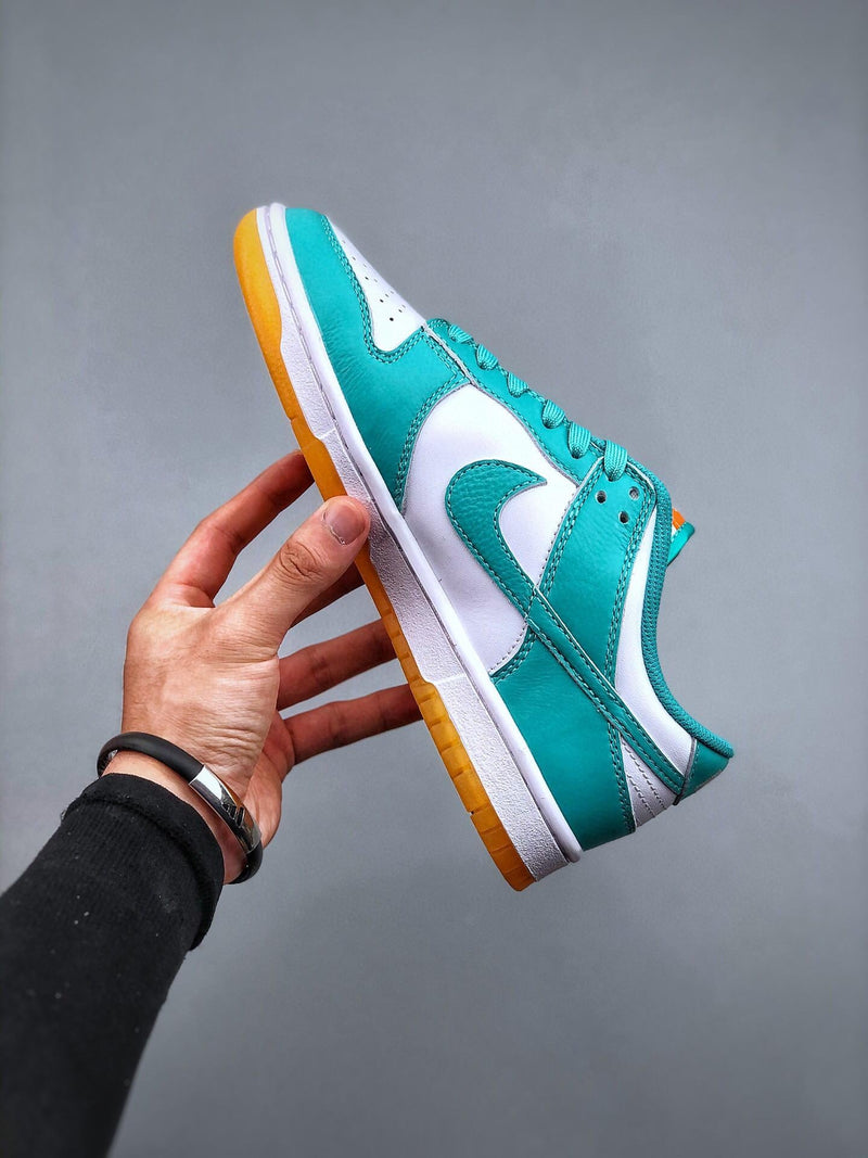 Tênis Nike SB Dunk Low Retro "Waterblue Gum"