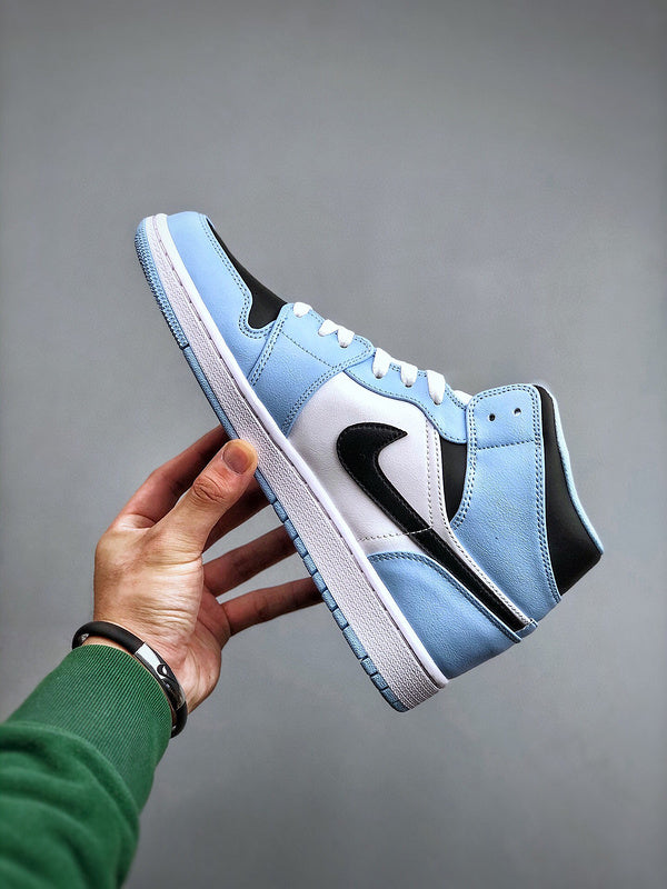 Tênis Nike Air Jordan 1 Mid "Ice Blue"