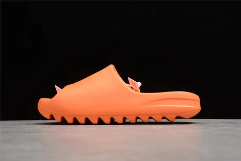 Tênis Adidas Yeezy Slide "Enflame Orange"