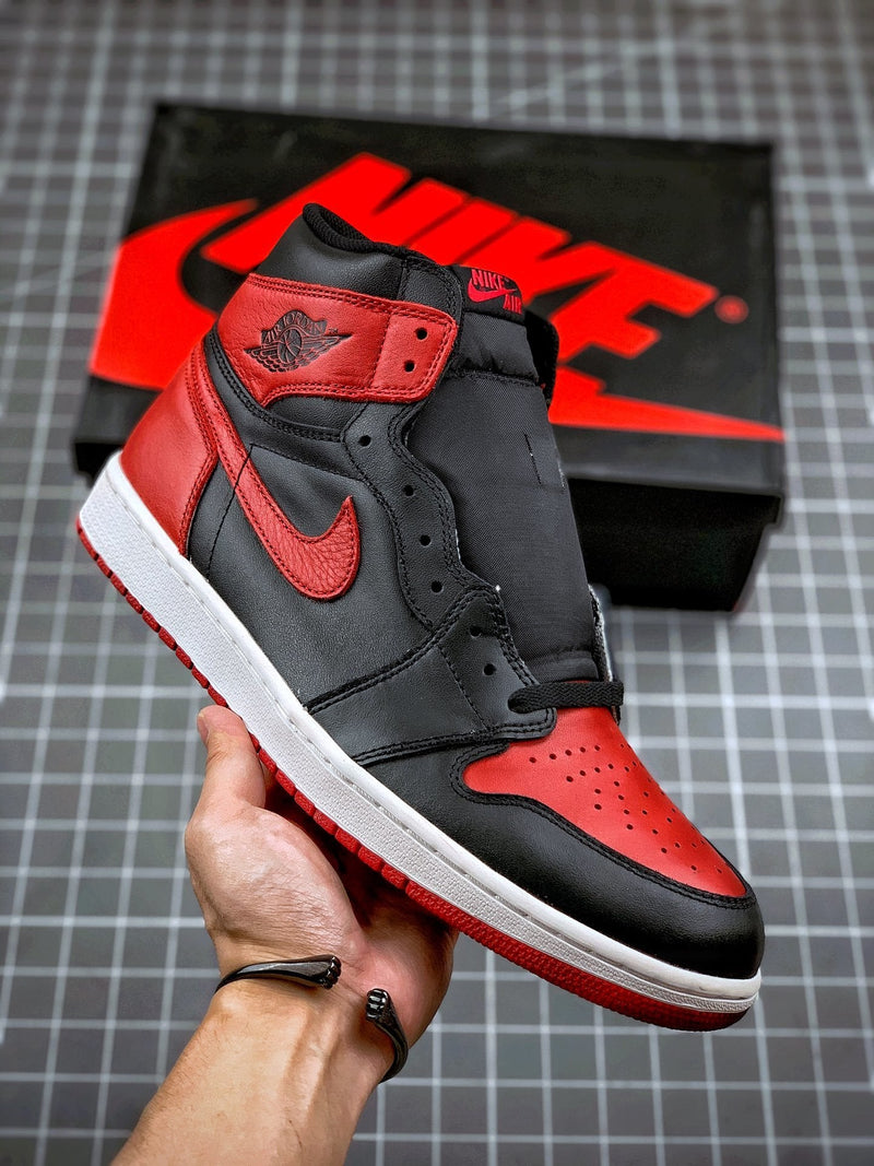 Tênis Nike Air Jordan 1 High 'Bred Banned'