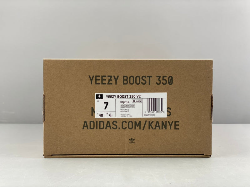 Tênis Adidas Yeezy Boost 350 V2 Bone