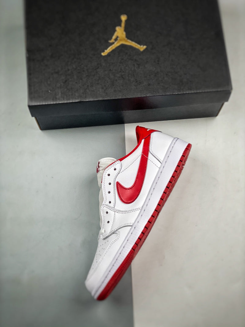 Tênis Nike Air Jordan 1 Low Retro "White Varsity Red"