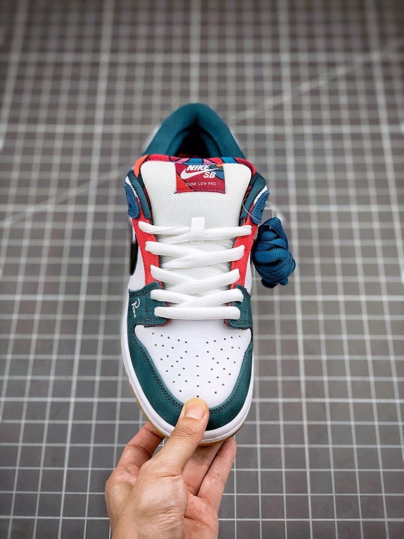 Tênis Nike SB Dunk Low x  "Parra"