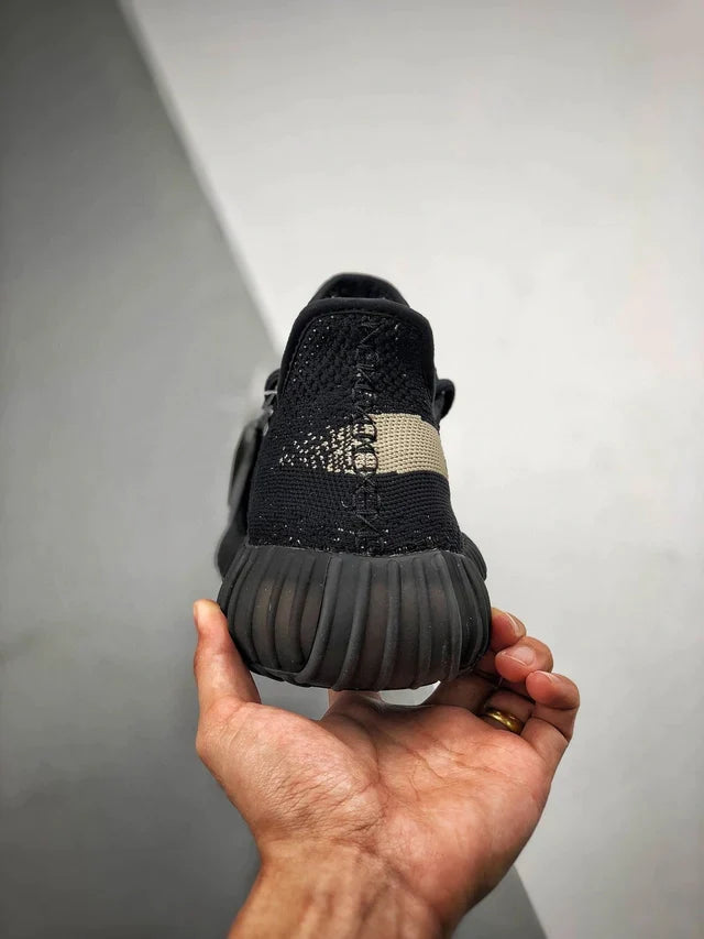 Tênis Adidas Yeezy 350 Boost V2 Oreo