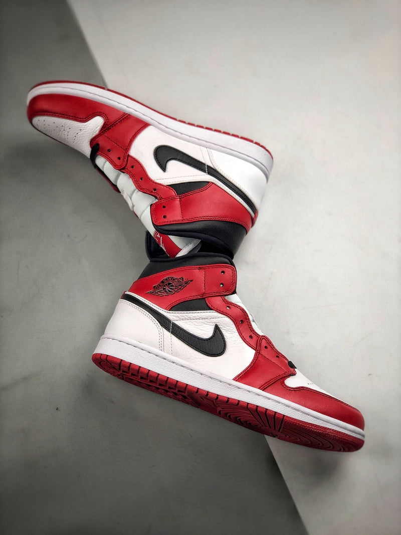 Tênis Nike Air Jordan 1 Mid "Chicago"