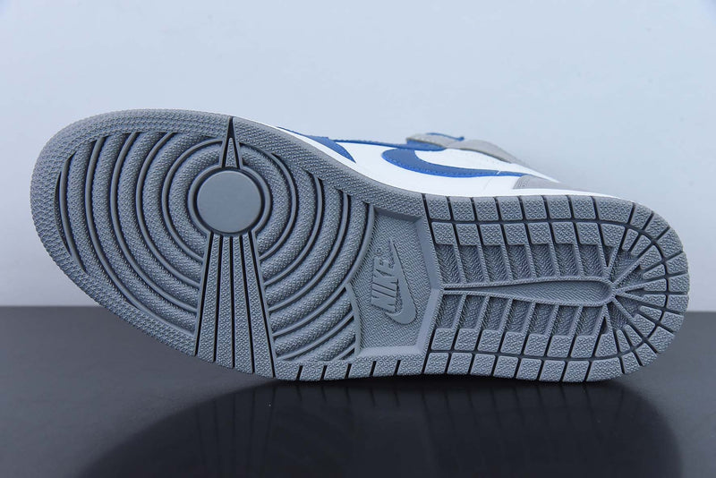 Tênis Nike Air Jordan 1 Retro High "True Blue"