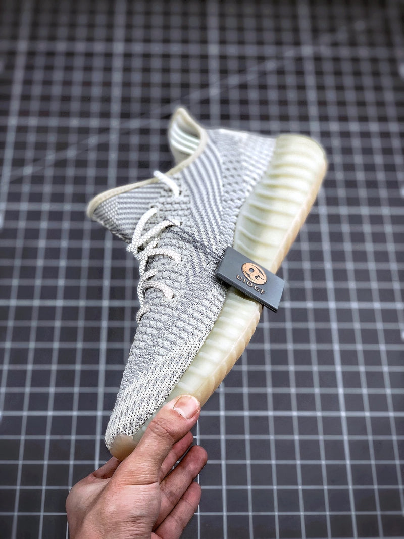 Tênis Adidas Yeezy Boost 350 V2 Lundmark