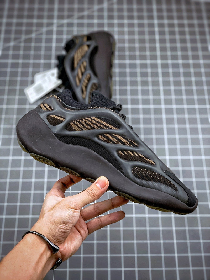 Tênis Adidas Yeezy Boost 700 V3 Eremiel