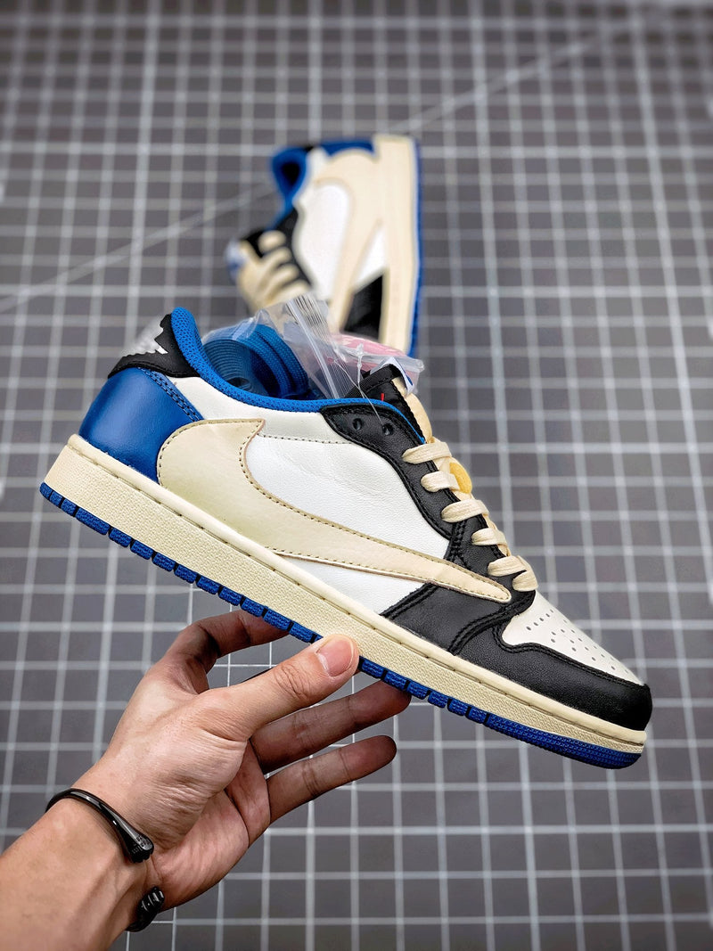 Tênis Travis Scott x Nike Air Jordan 1 Low 'Fragment Design'