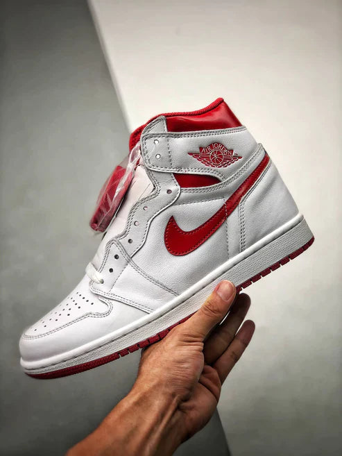 Tênis Nike Air Jordan 1 High "Metalic Red"