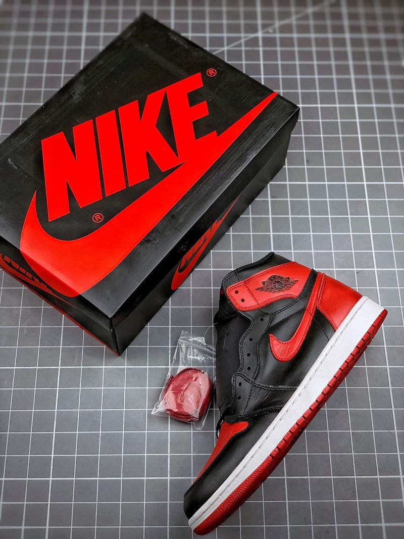 Tênis Nike Air Jordan 1 High 'Bred Banned'