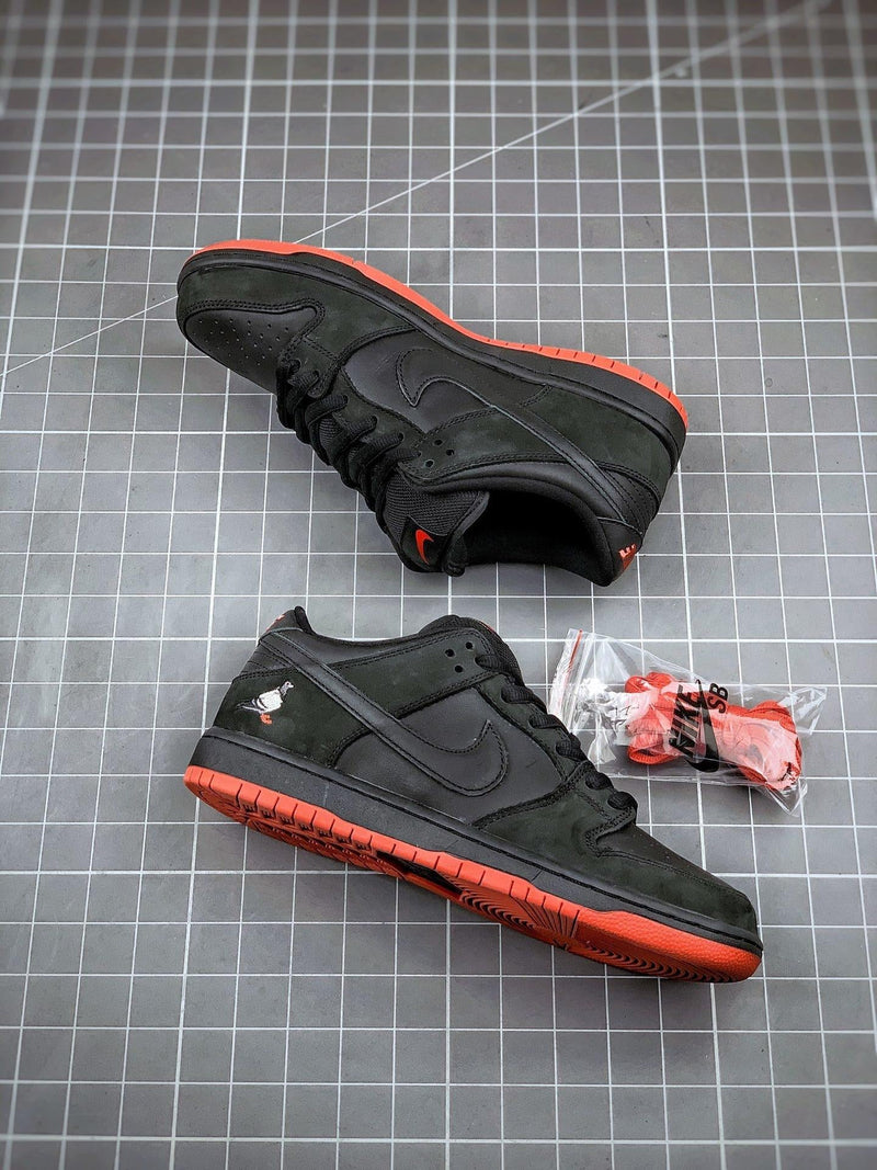 Tênis Nike SB Dunk Low x Staple "Black Pigeon"